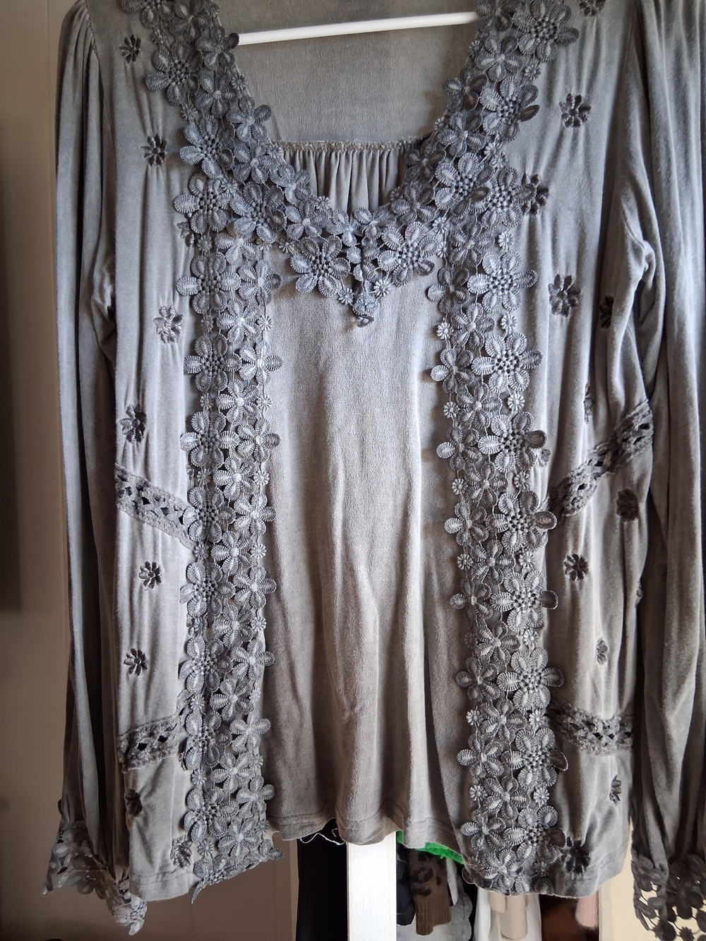 POL Floral Crochet Trim Long Sleeve Tunic - Gray